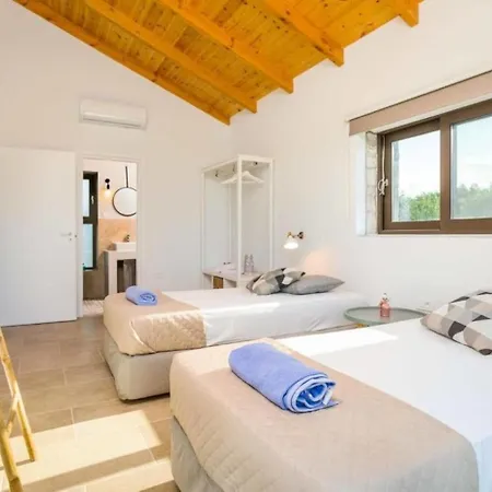 Villa Splendid Zakynthos - 3 Bedrooms - Petlivia - En-suite Bathrooms - Walking Distance To Beach Planos (Zakynthos)