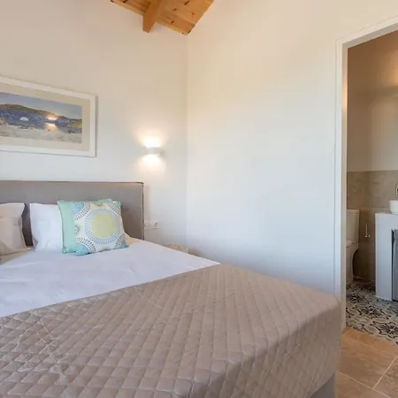Splendid Zakynthos - 3 Bedrooms - Petlivia - En-suite Bathrooms - Walking Distance To Beach