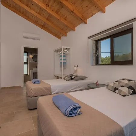 Splendid Zakynthos - 3 Bedrooms - Petlivia - En-suite Bathrooms - Walking Distance To Beach Planos (Zakynthos)