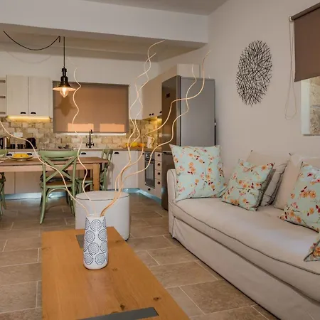 Villa Splendid Zakynthos - 3 Bedrooms - Petlivia - En-suite Bathrooms - Walking Distance To Beach *