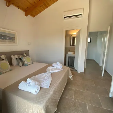 Villa Splendid Zakynthos - 3 Bedrooms - Petlivia - En-suite Bathrooms - Walking Distance To Beach Planos (Zakynthos)