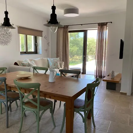 Splendid Zakynthos - 3 Bedrooms - Petlivia - En-suite Bathrooms - Walking Distance To Beach *